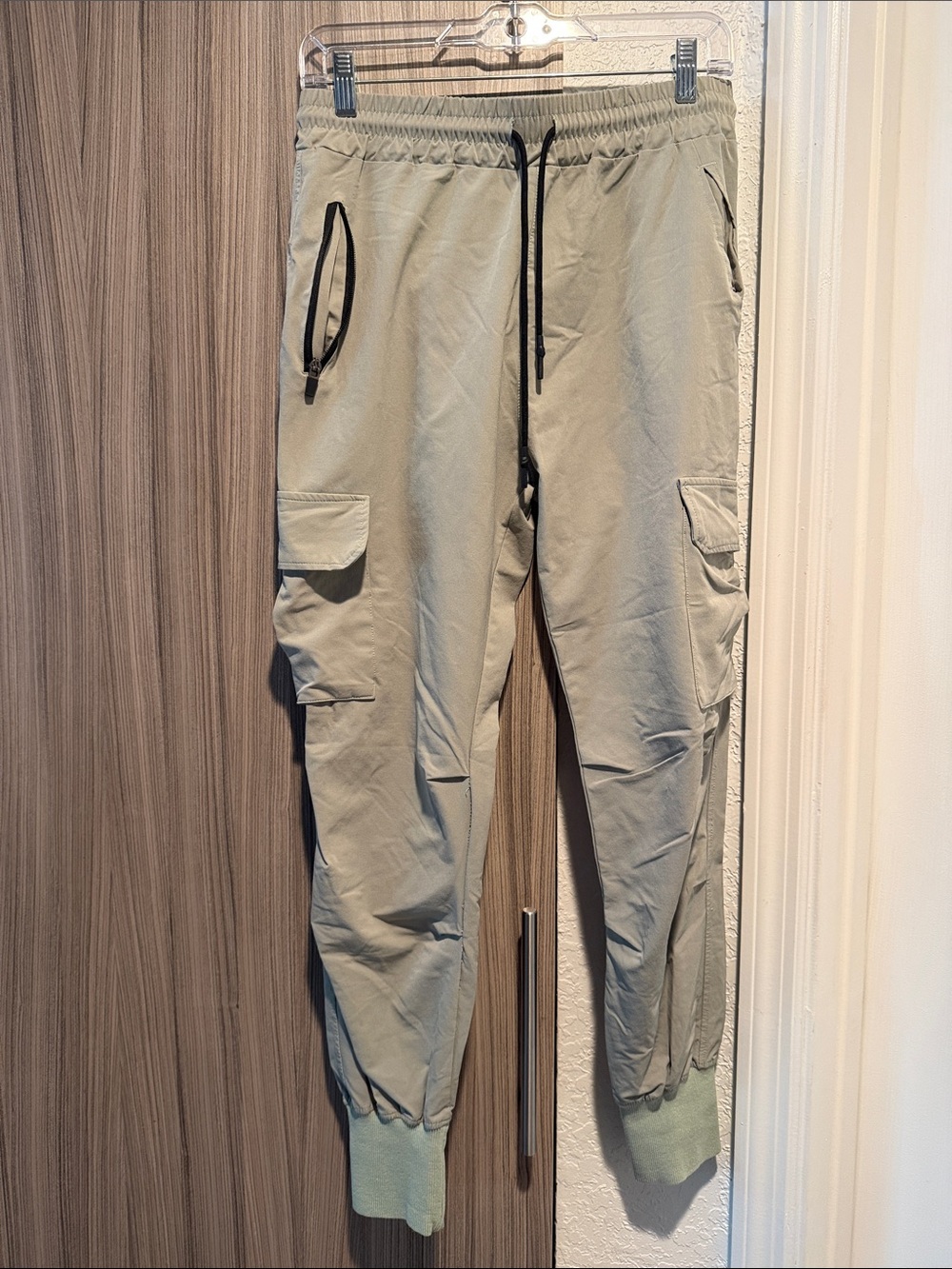 Men's Cargo Jogger Pants in Light Olive - Casual Utility Style